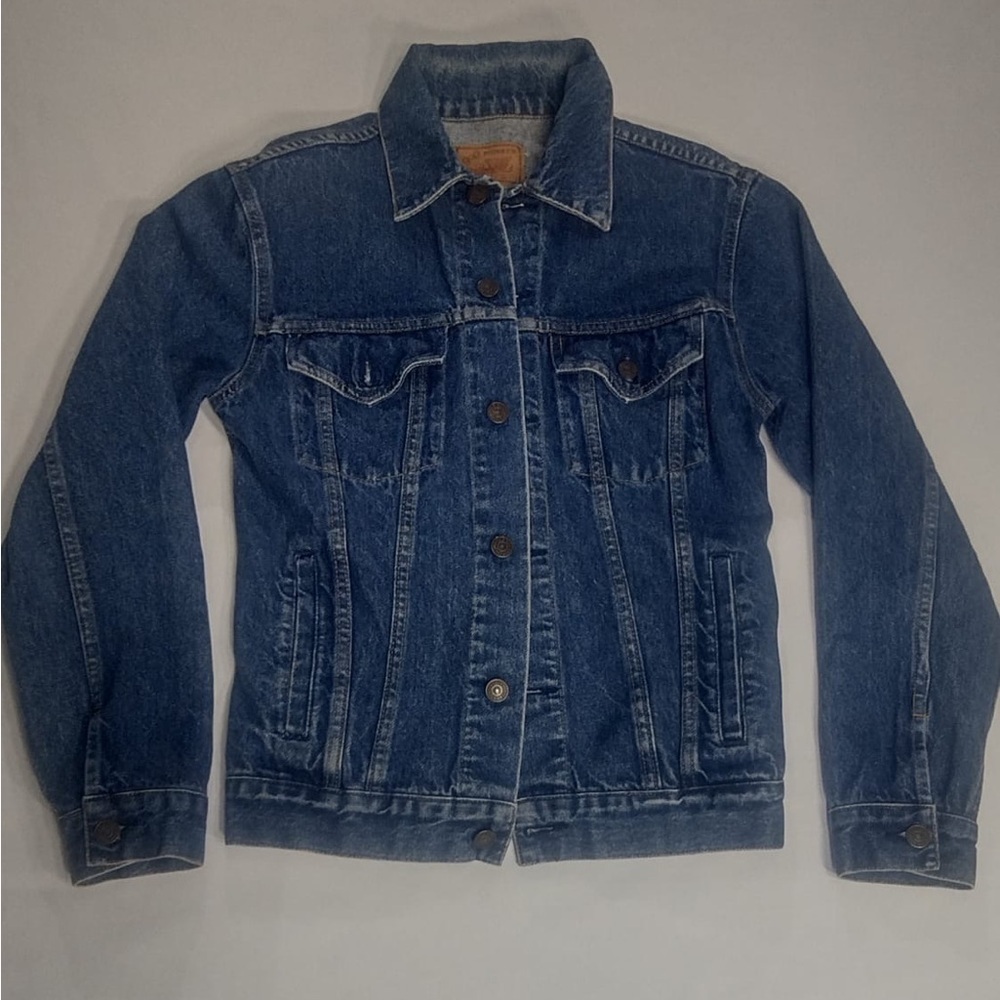 GAP Vintage Classic Blue Denim Jacket size 34 pre owned Exellent condition.